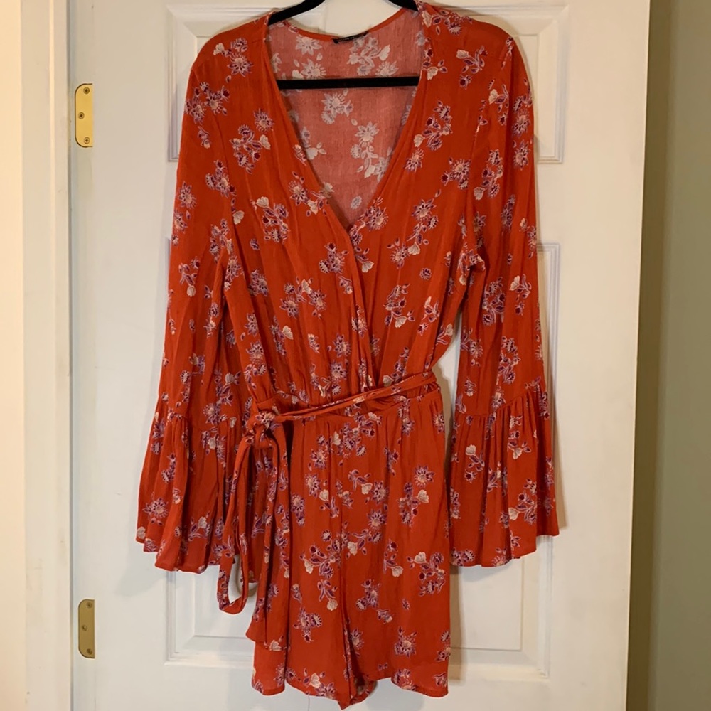 •COTTON ON FLORAL BOHO ROMPER• Size L, worn once, flowy & floral - Picture 1 of 7